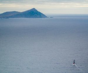 Yoann Richomme franchit le cap Horn en tête et pulvérise le record du Vendée Globe